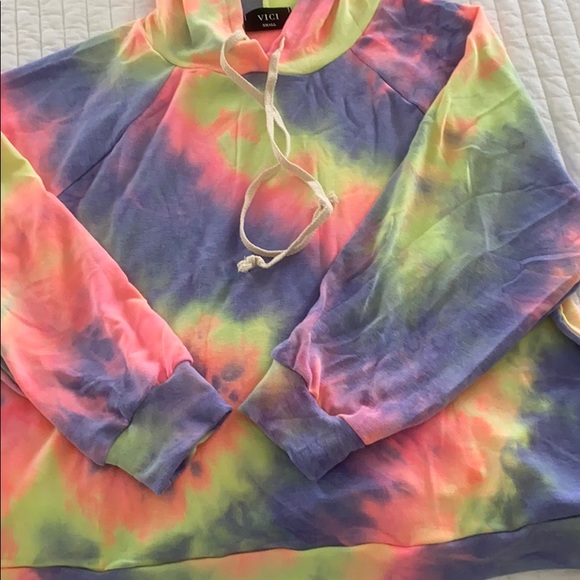 VICI tie dye crop hoodie - Picture 5 of 6